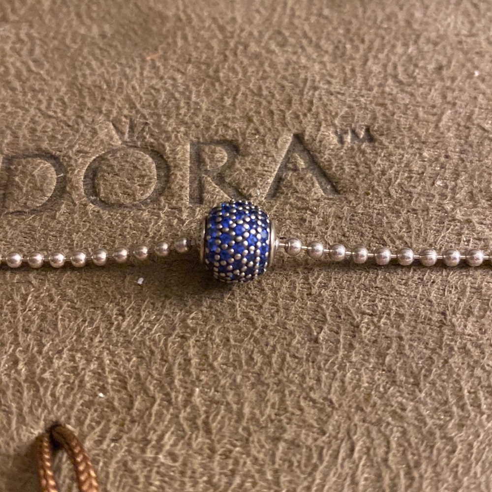 Pandora Essence Peace Charm